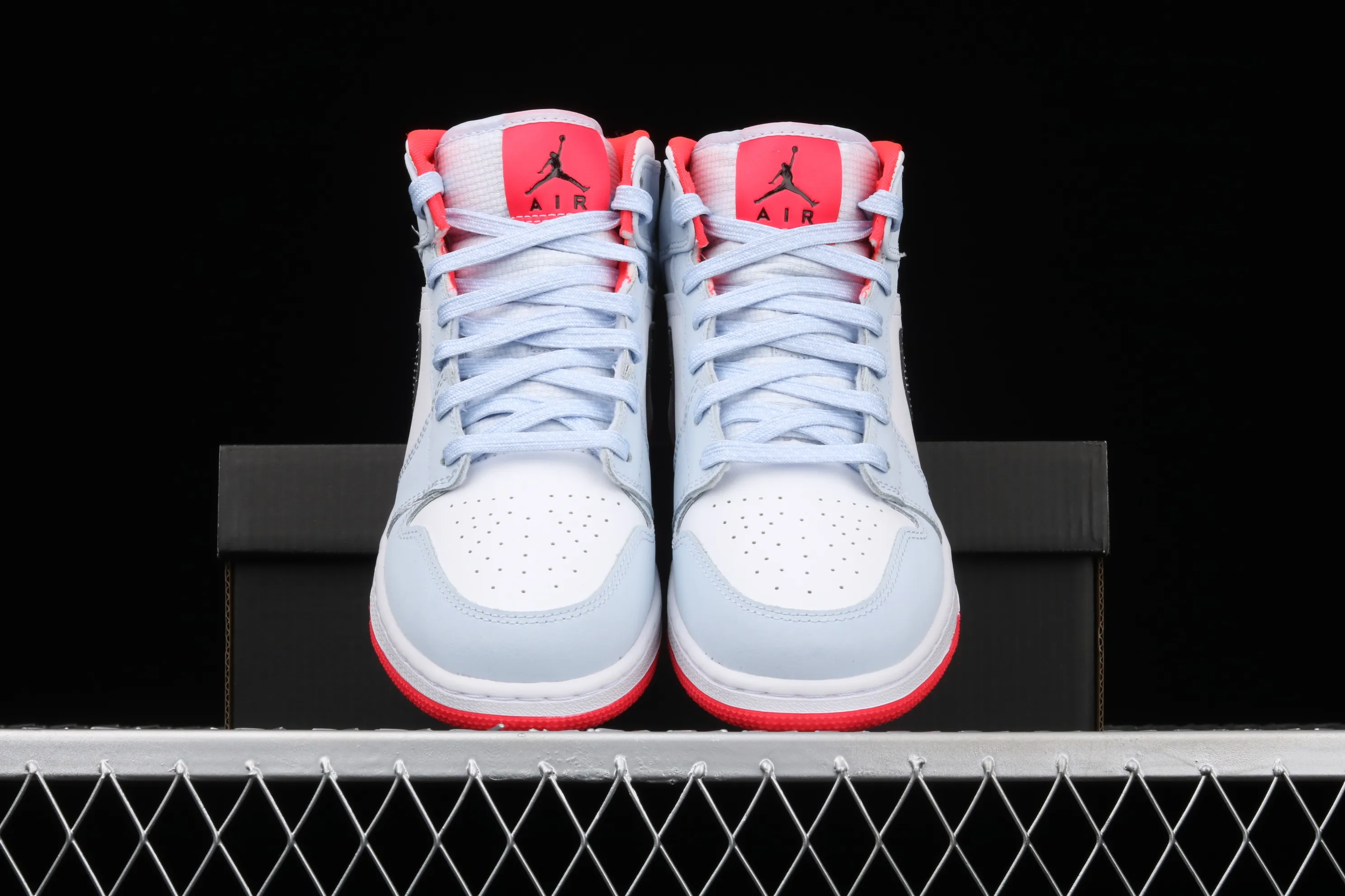 All categories Air Jordan Jordan series basketball shoes Air Jordan 1 Mid Air Jordan 1 Mid AJ1 Joe 1 snowflake ice blue color mid-top basketball shoes 555112-400